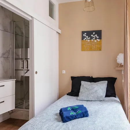 #nid Douillet#situation Centrale/tram A 200m Apartment
